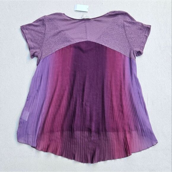 Penelope Rose Purple Garnet Pleated Ombre Back V-neck Short Sleeve Top - Picture 10 of 12
